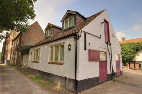 old racing stables beverly